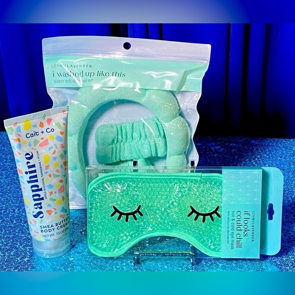 BEAUTY BUNDLE: Green Hot/Cold Mask, Headband, Wristbands, Shea Butter Cream, NIP - Picture 1 of 7